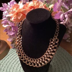 Necklace gold tone in excellent shape.20” long